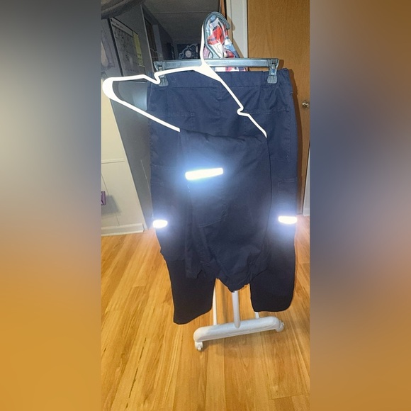 2 pairs of Stan Herman
 (FEDEX) cargo pants brand new
06-R -28 - Picture 7 of 10